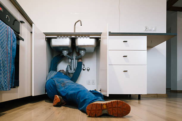 Professional Leak Detection technician working in Fox Lake, IL